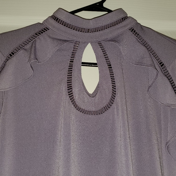 Keyhole Blouse - Picture 3 of 3